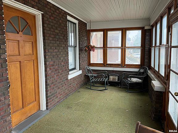 2nd image of 1101 N Walnut St