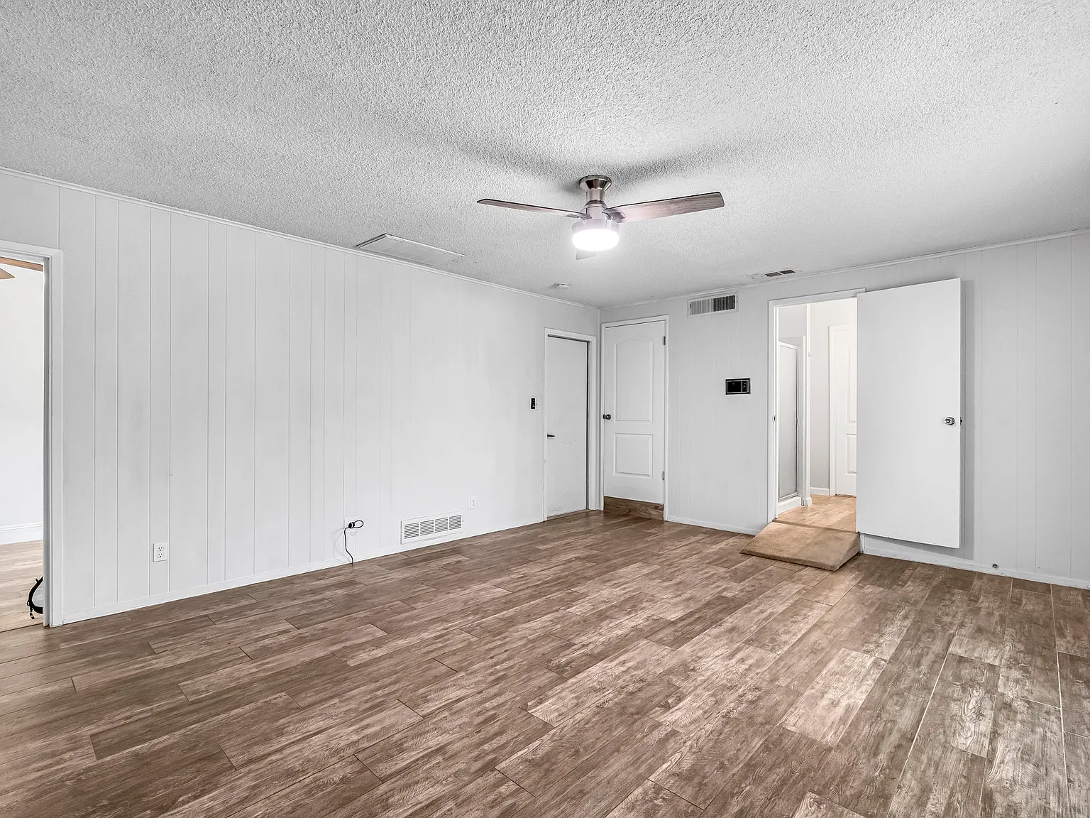 6286 North 10th Street - 1 — Photo 3