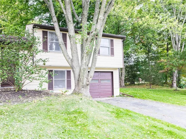 4130 Tommys Trl, Liverpool, NY 13090