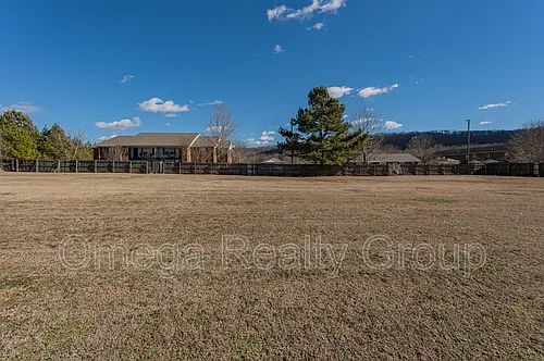 3330 Meridian St N Photo 1