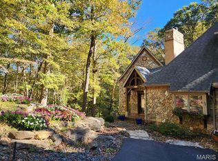 832 Stone Bridge Springs Dr, Chesterfield, MO 63005