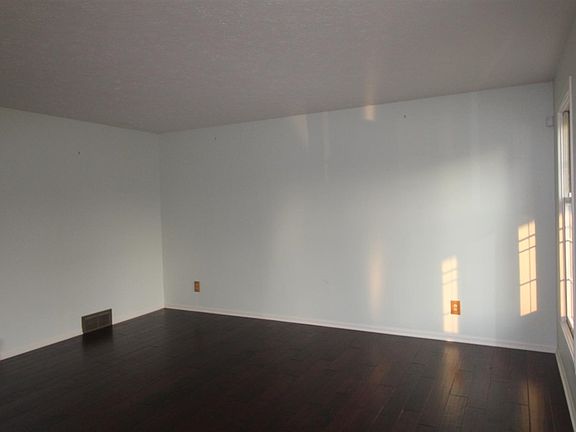 4th image of 2798 Braddock Ct