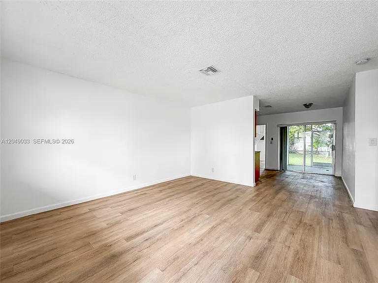 1725 NW 54th Ter #1725 — Photo 4