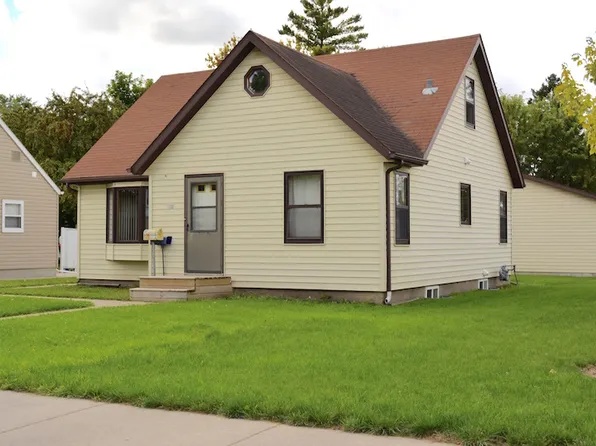 113 Arnold Ave N, Thief River Falls, MN 56701