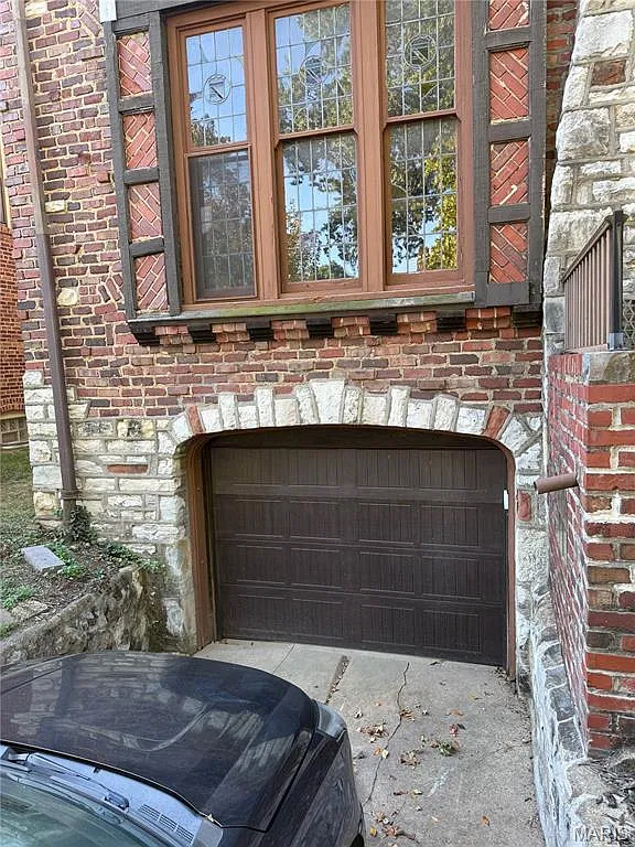 3 bed, 1.0 bath, 1456 sqft, $2,095 — Photo 3
