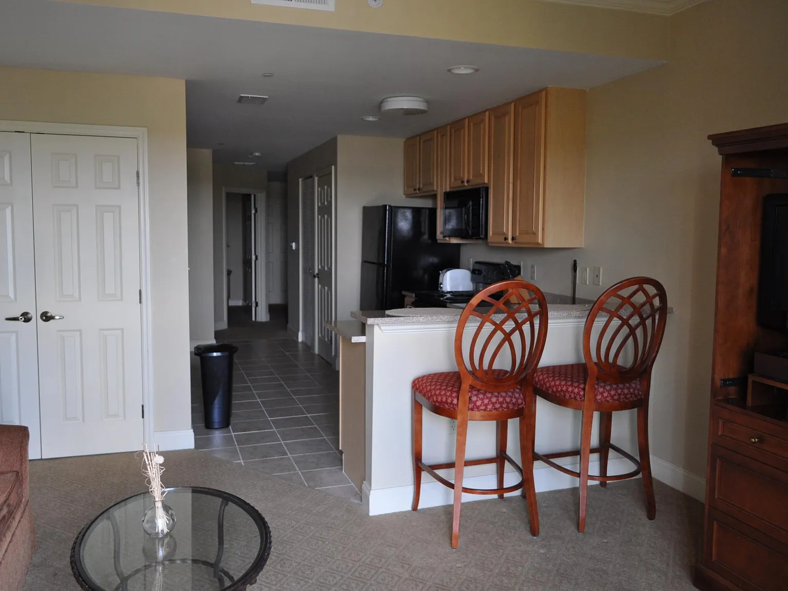 215 W College Ave — Photo 3