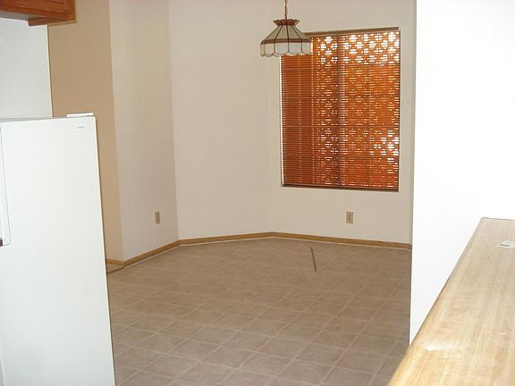 4th image of 1607 Lorna Dr