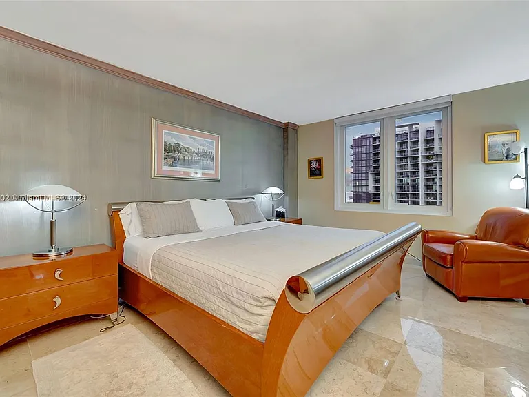 2301 Collins Ave #1206 — Photo 19