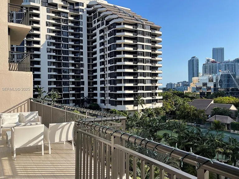 540 Brickell Key Dr #L11 — Photo 17