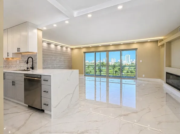 1000 NE 14th Ave, Hallandale, FL