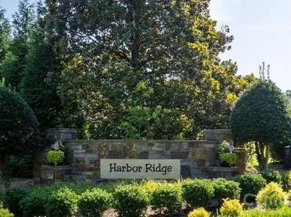 200 Pier Point Dr, Connelly Springs, NC 28612