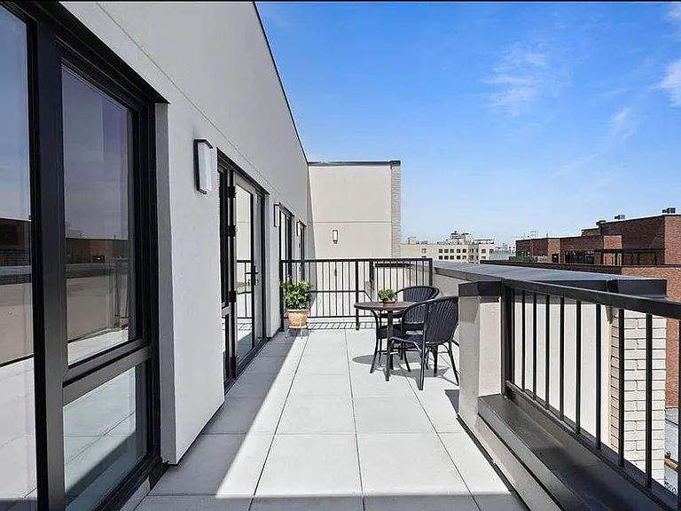 153 Erasmus St #7A — Photo 6