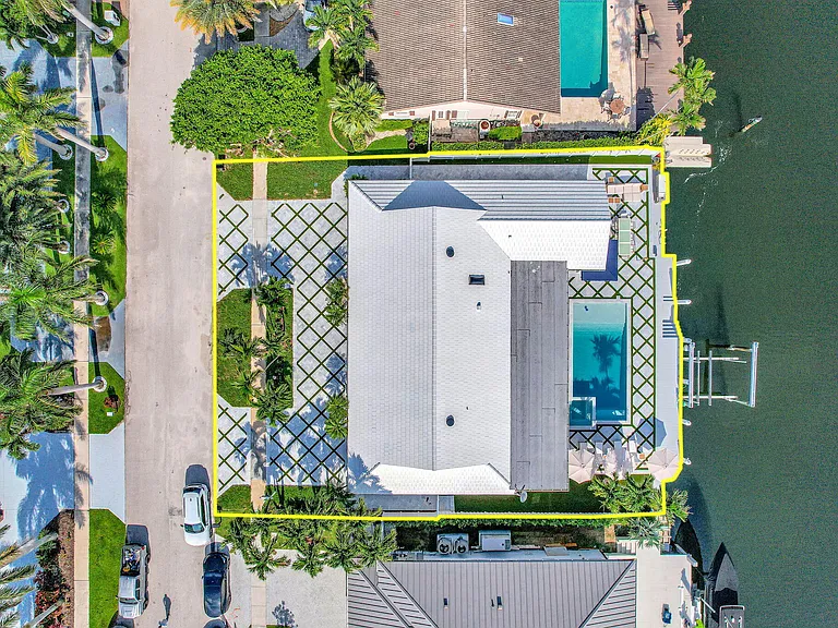 885 Nafa Dr — Photo 4