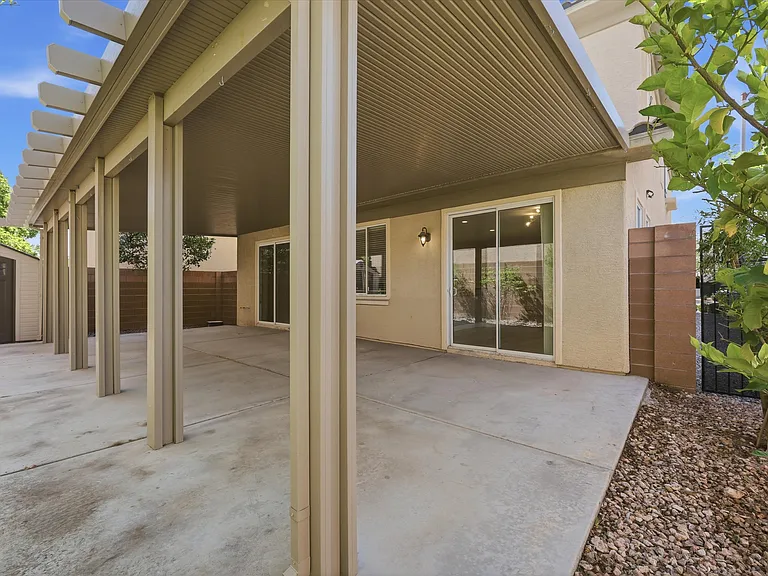 7658 Engleberg Ave — Photo 28