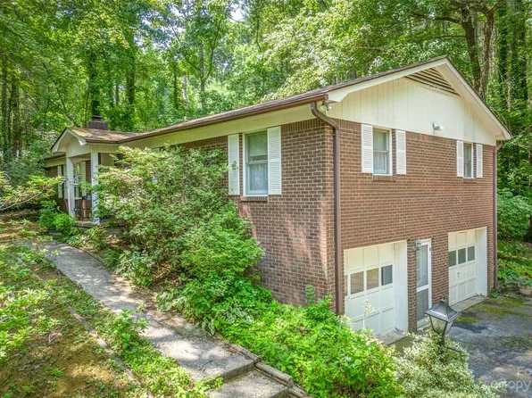 182 Surry Ln, Hendersonville, NC 28791