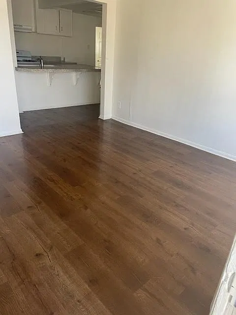 3 bed, $1,800 — Photo 2