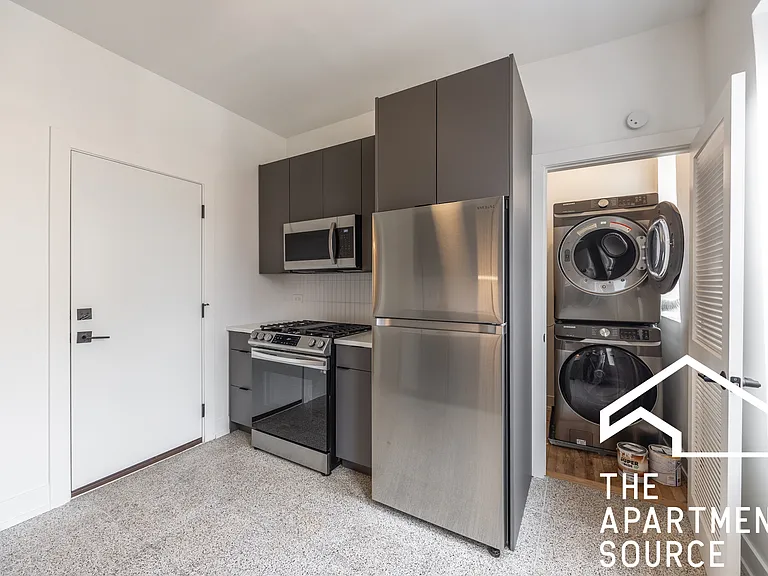 3051 W Medill Ave #2B — Photo 6