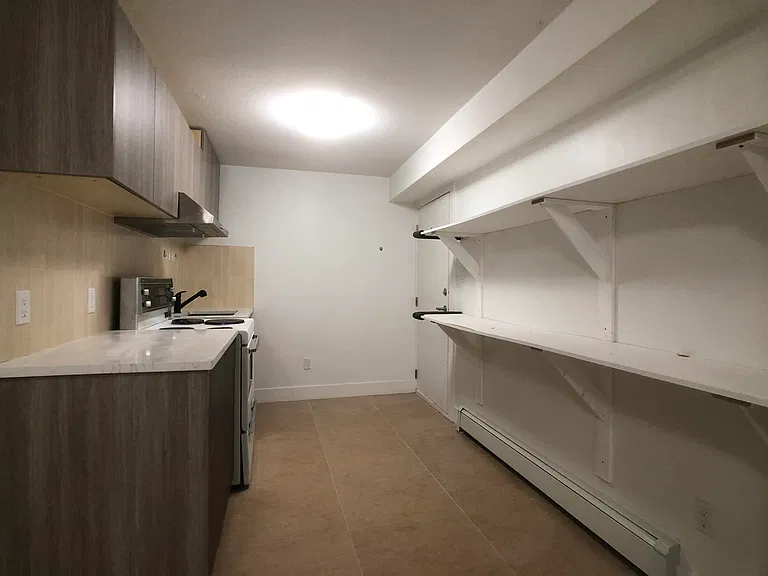 7841 Woodhurst Dr #BASEMENT — Photo 2