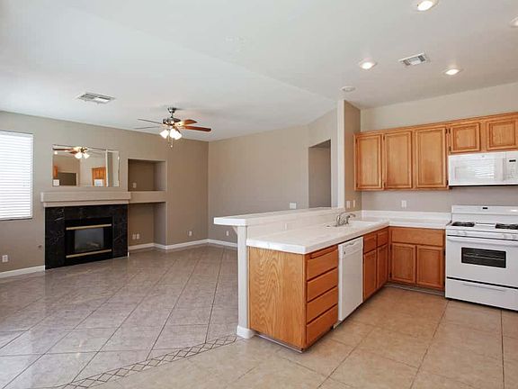 4th image of 9512 Sweet Sage Ave