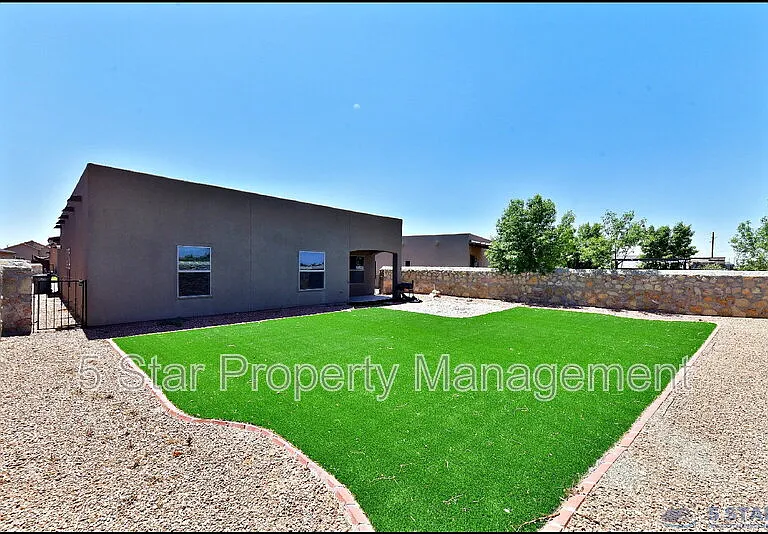 3741 Loma Adriana Dr — Photo 38