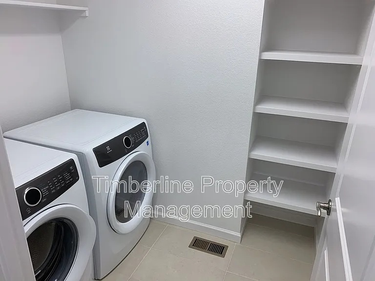 811 Marine Corps Dr — Photo 12