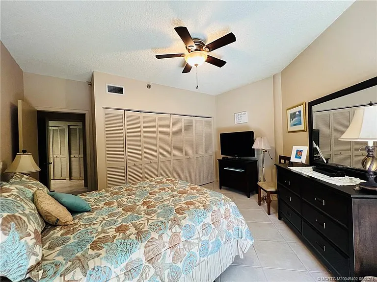 221 NE Plantation Rd #215 — Photo 52