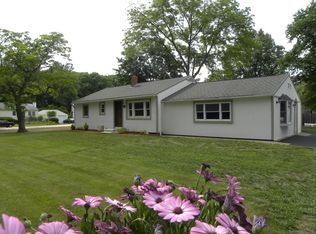 7 Steele Rd, Hudson, NH 03051