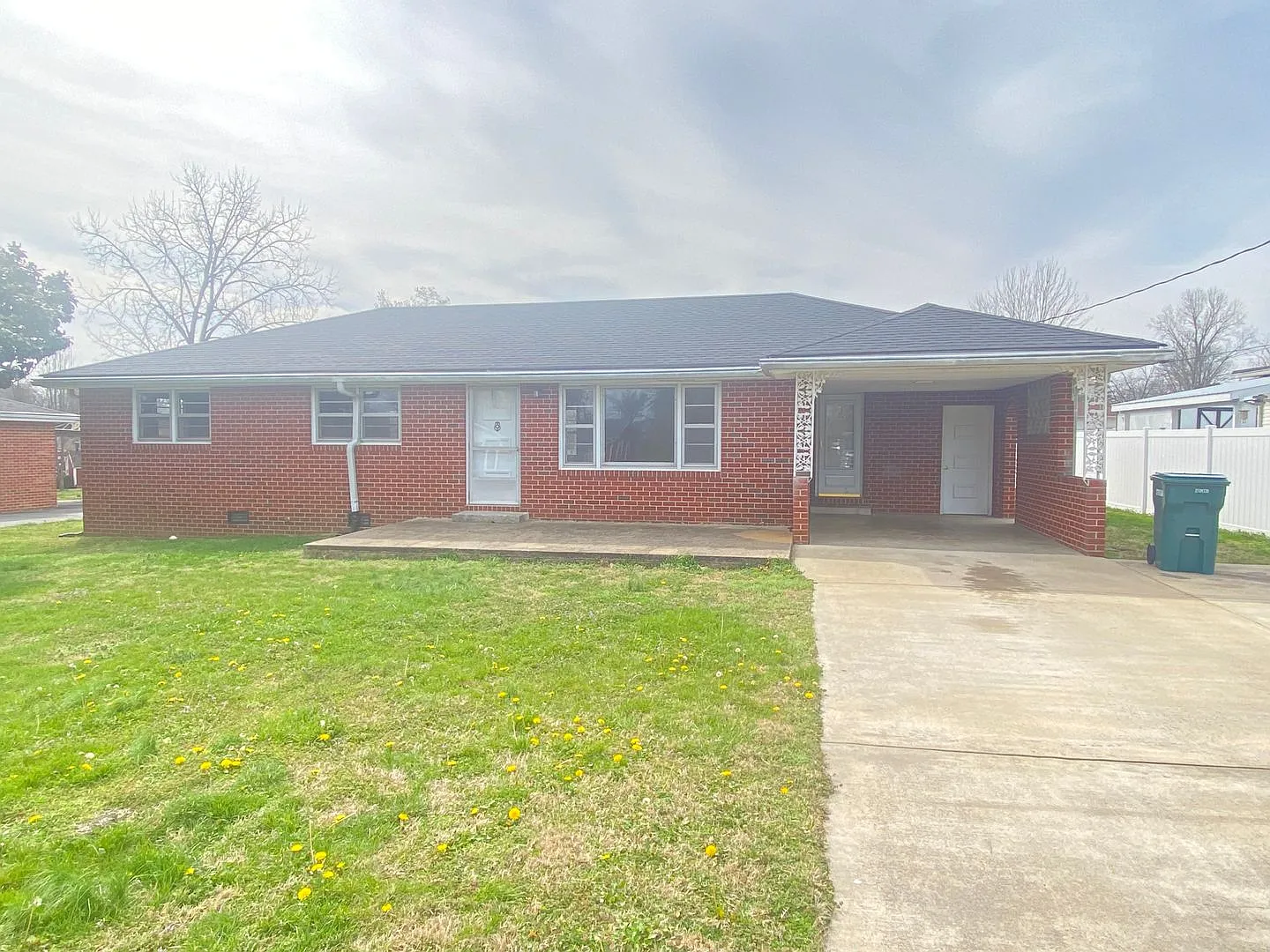 For Lease - 3 Bed, 1 Bath, 1400 sqft (Lebanon) — Photo 2
