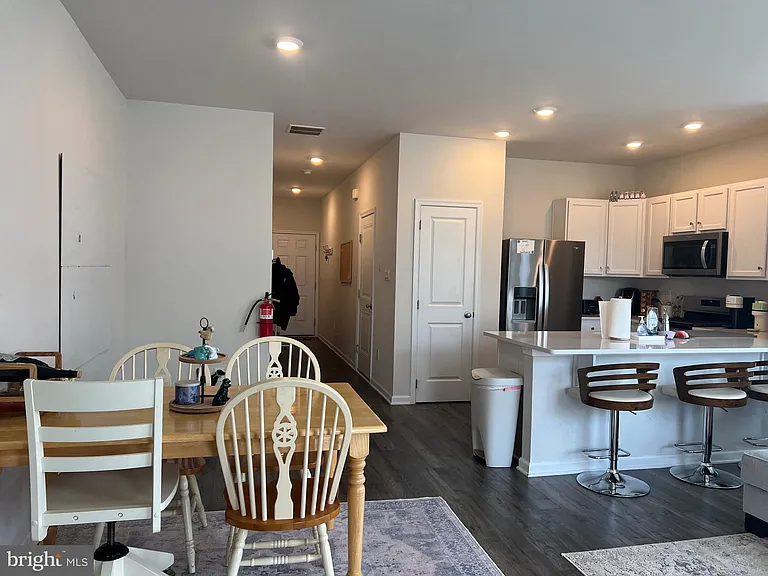 82 Arlotta St — Photo 38
