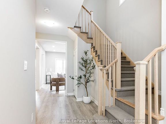 4th image of 276 Springfield Cres