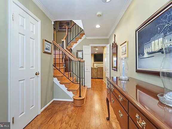 4th image of 5143 Woodmire La