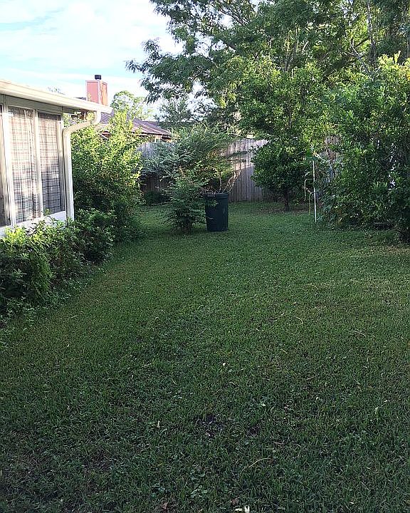 2nd image of 2227 Mareeba Rd E