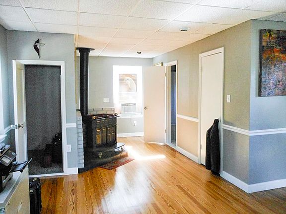 3rd image of 313 Johnston St