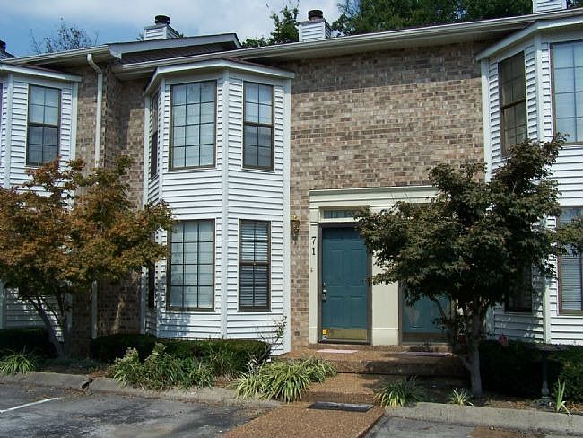 2nd image of 250 Sanders Ferry Rd APT 71