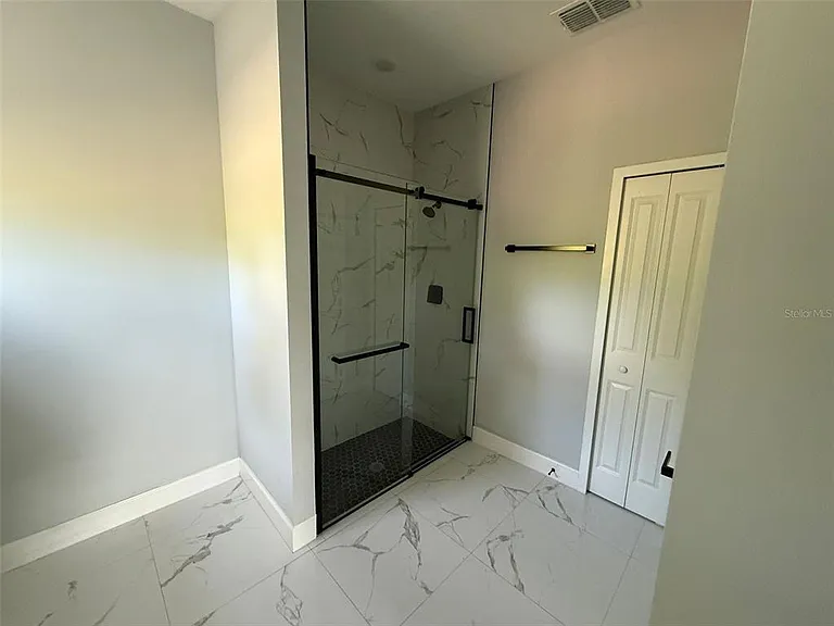 512 Sunset Rd N — Photo 11