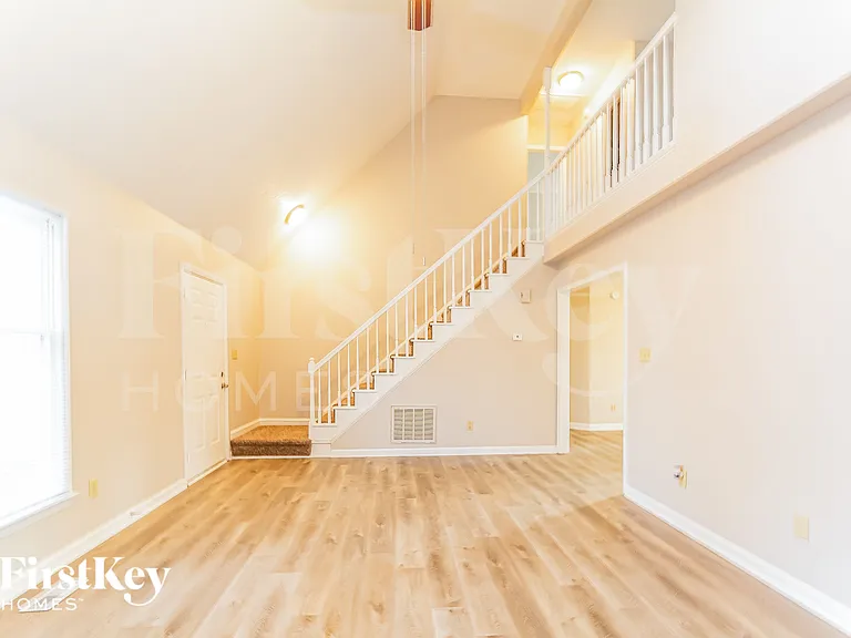 1311 Logan St — Photo 4