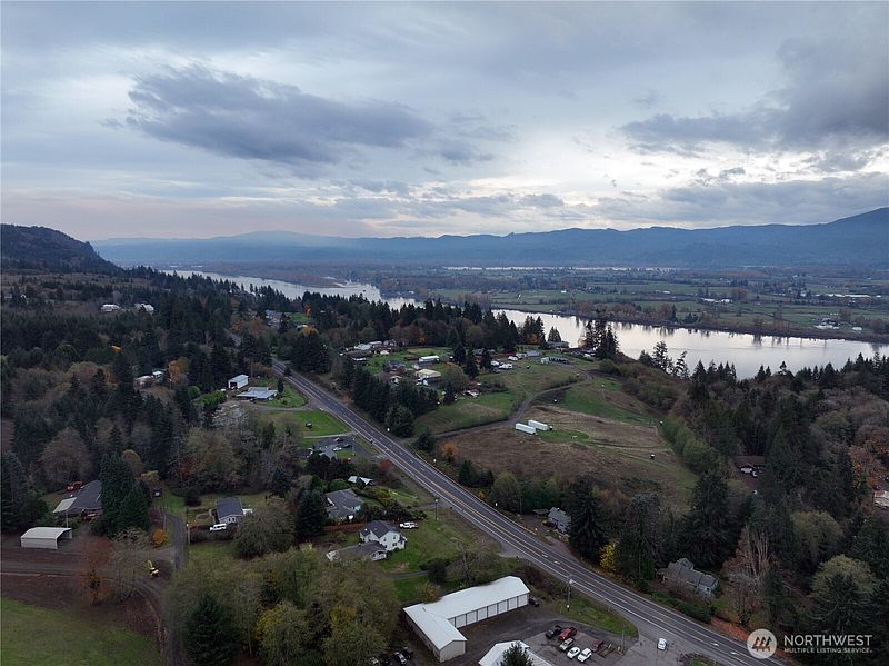 4th image of 2 Linquist Lane