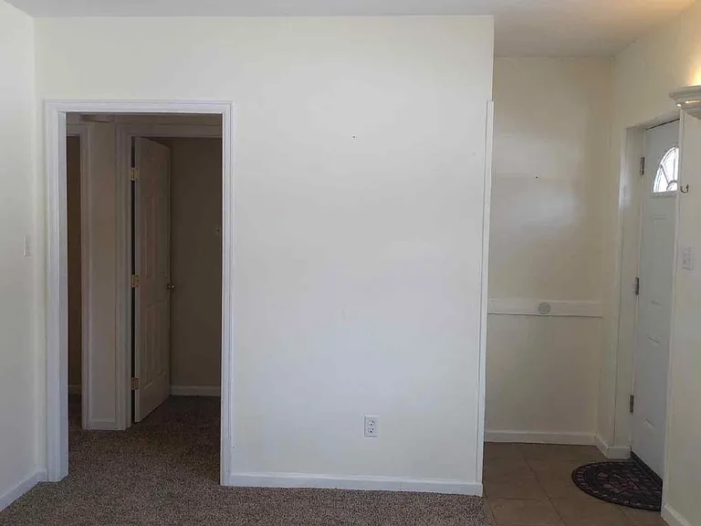 205 W 2nd St #2 — Photo 3