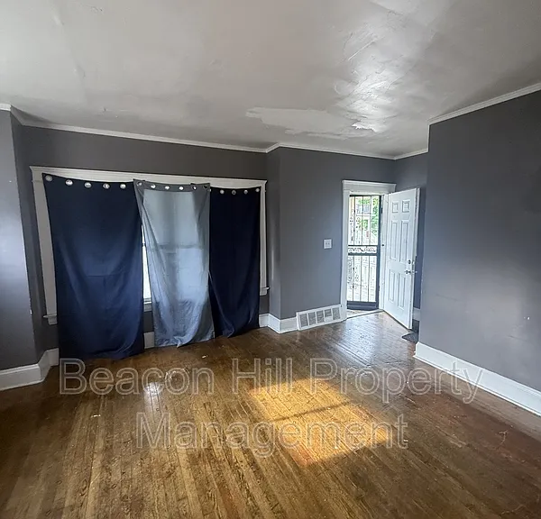 12602 Locke Ave — Photo 3