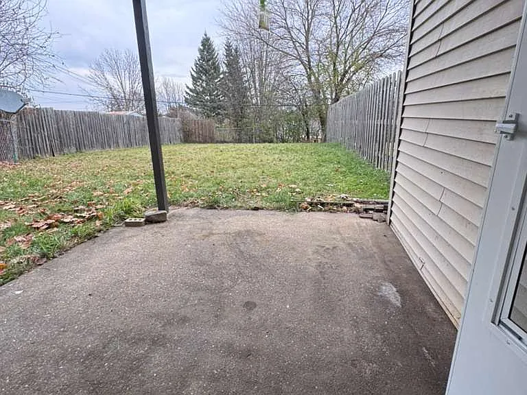 1801 Reetz Rd — Photo 4