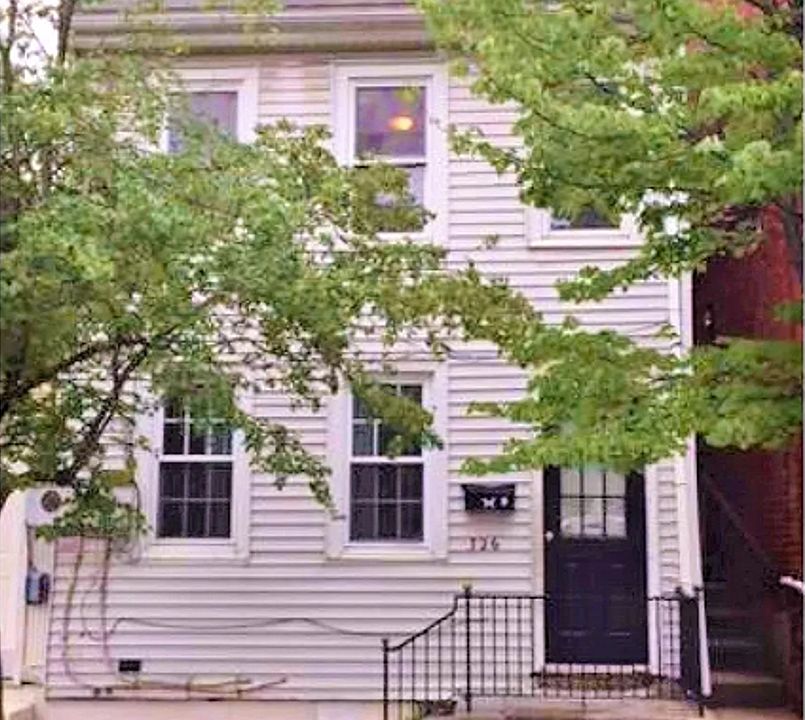1st image of 326 N Charlotte St