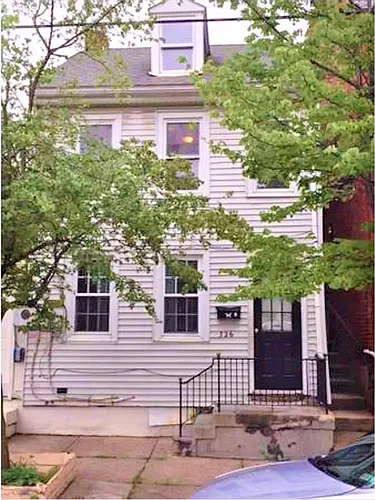 326 N Charlotte St Photo 1