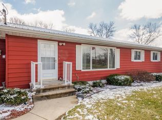 5951 Winthrope St, Coggon, IA 52218
