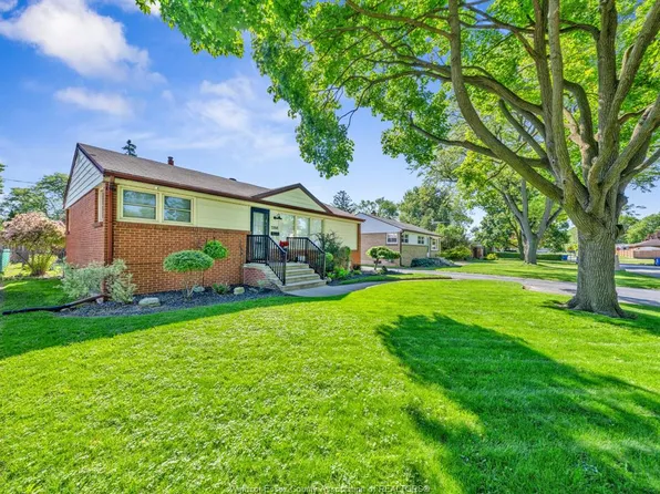 3268 Virginia Park Ave, Windsor, ON N9E 2C3