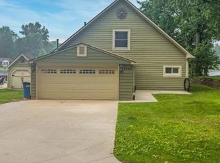 2624 Lynch Dr, Highland, MI 48357