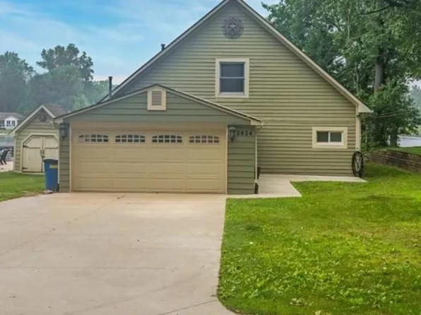 2624 Lynch Dr, Highland, MI 48357