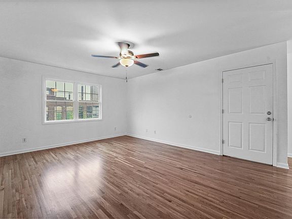2nd image of 70 Clifford St Floor 2