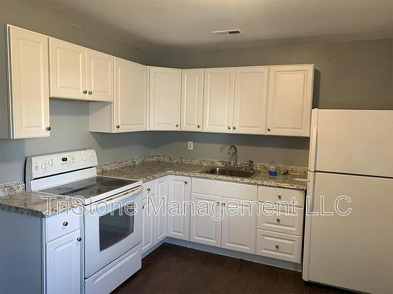 3000 Rodman St — Photo 4