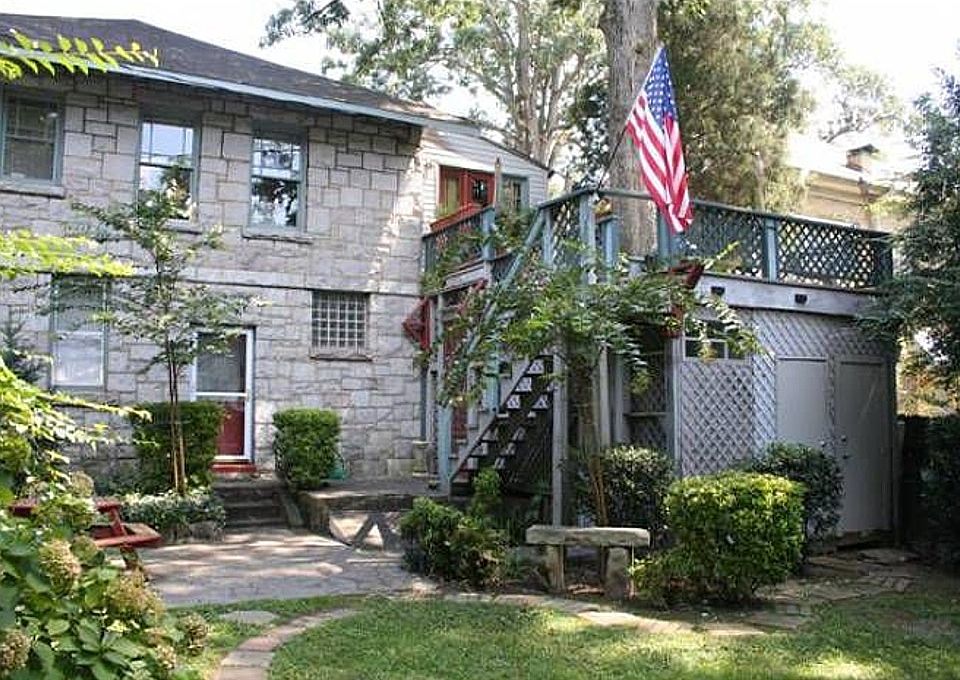 enjoy the courtyard