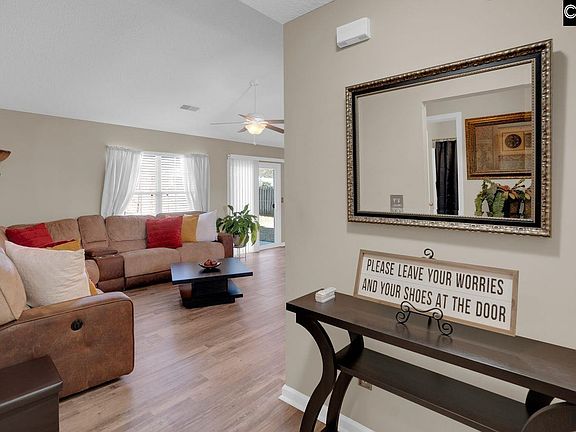 3rd image of 103 Spring Lake Dr